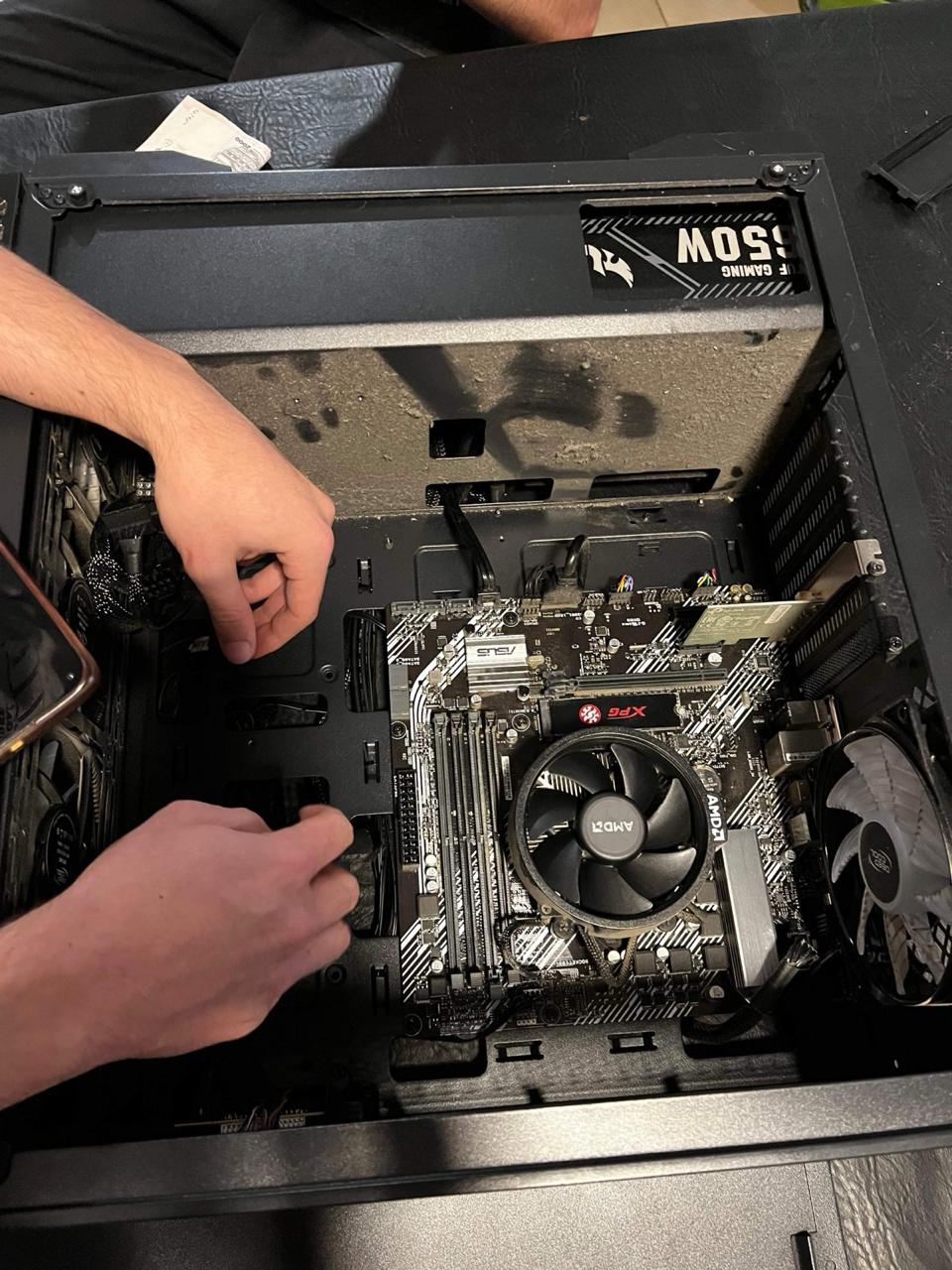 Armado de una PC con placa madre y procesador AMD